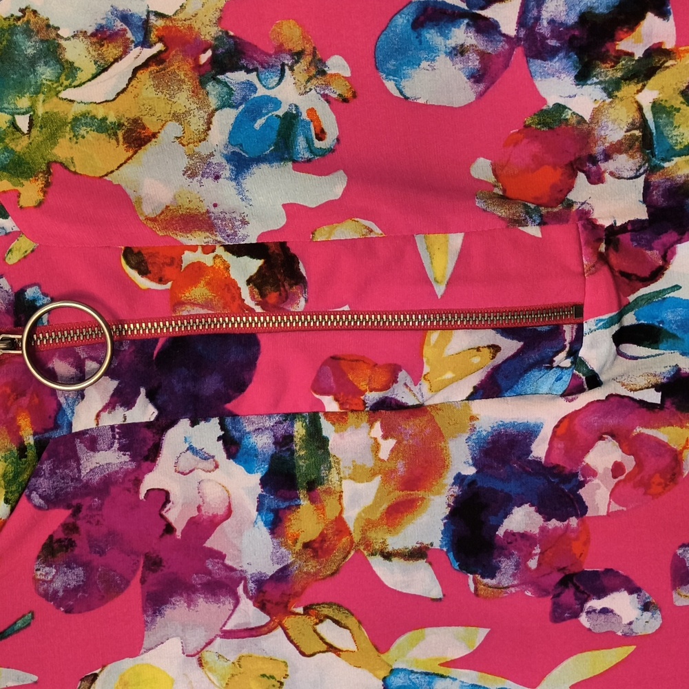 Investments Vibrant Multicolor Top - Picture 3 of 7